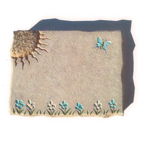 Kindergrabstein mit Sonne und Blumenwiese aus Kalkstein