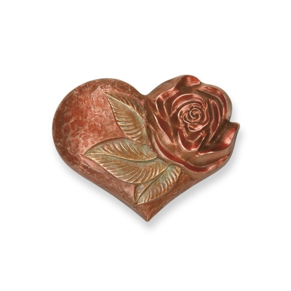 Bronzeherz mit Rosenblüte